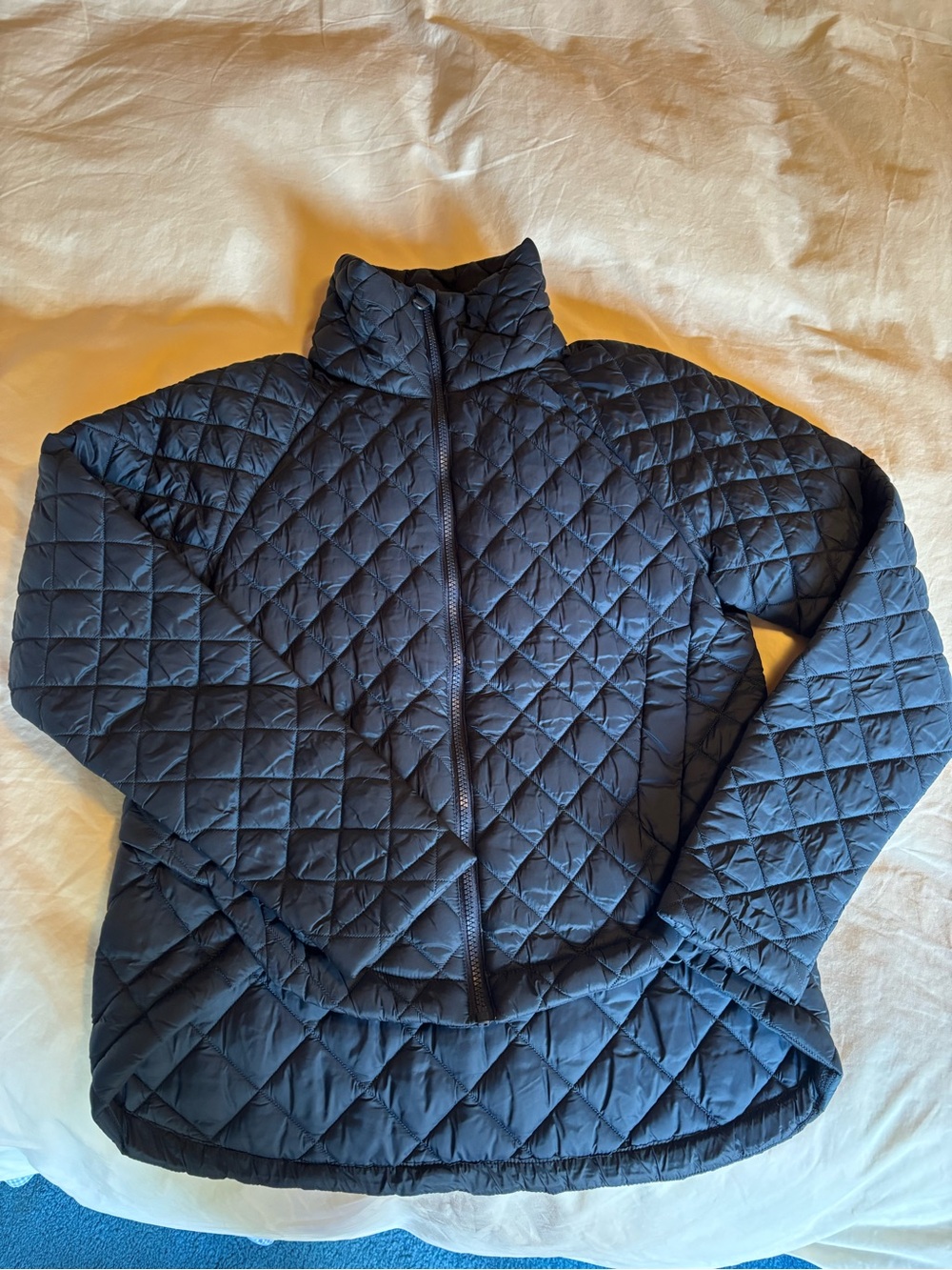 ATHLETA Whisper Featherless Puffer Jacket in Navy XS